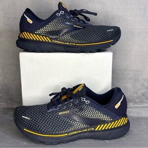 🔥🔥🔥Brooks Men's Athletic Shoes - Navy and Yellow Size: 9🔥🔥🔥